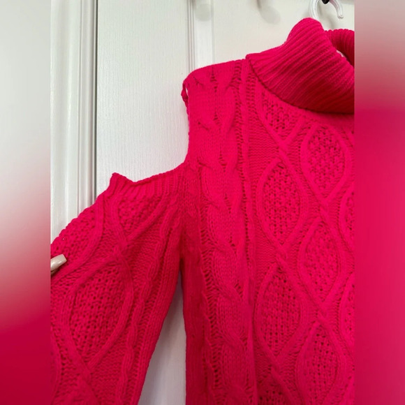 Vine & Love hot pink shoulder-less sweater - NWT - Picture 3 of 5